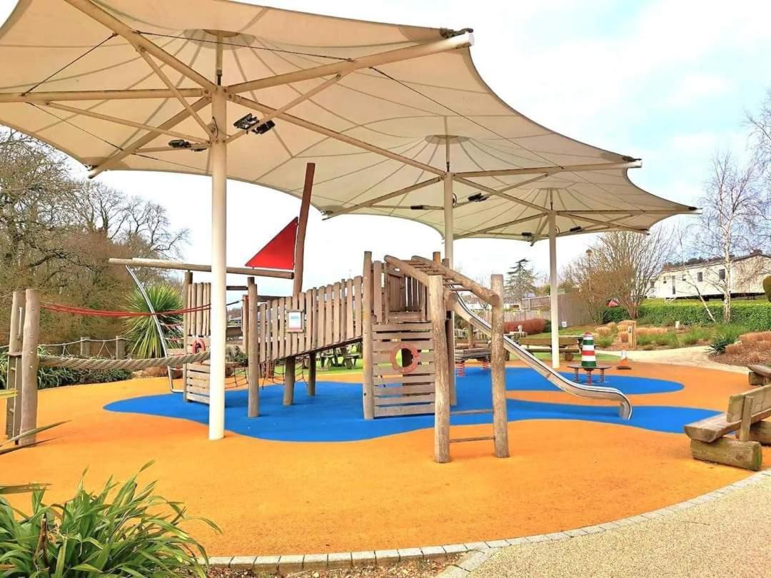 Home With A View Whitecliff Bay Holiday Park Bembridge Esterno foto